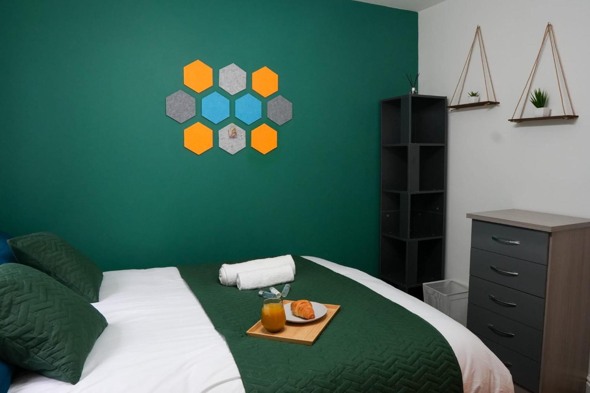 Whole 2-Bed Apartment - Contractors, Professionals, Ulez Free, Free Parking, B'Ham City 10Mins Бирмингем Экстерьер фото