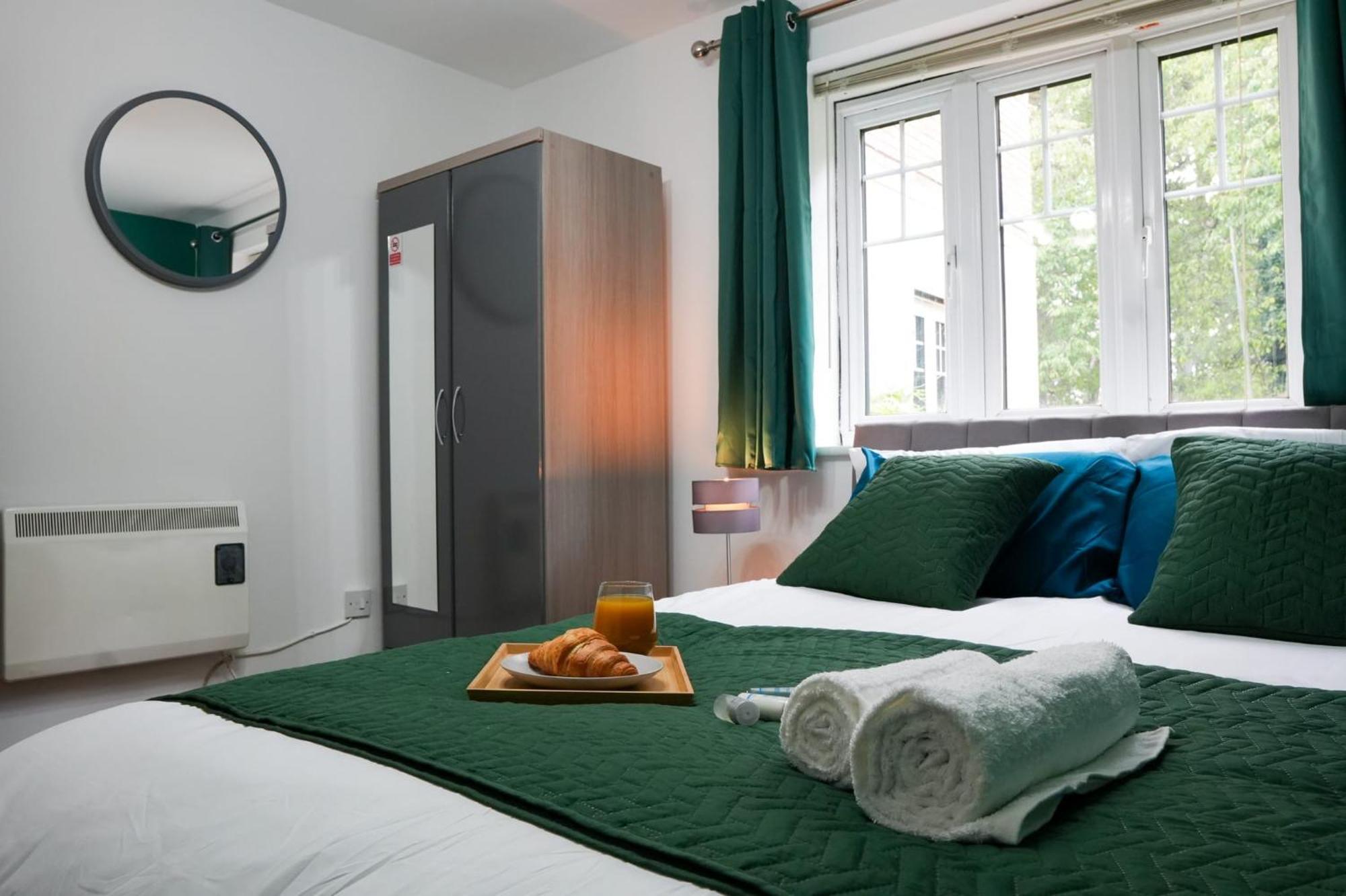 Whole 2-Bed Apartment - Contractors, Professionals, Ulez Free, Free Parking, B'Ham City 10Mins Бирмингем Экстерьер фото